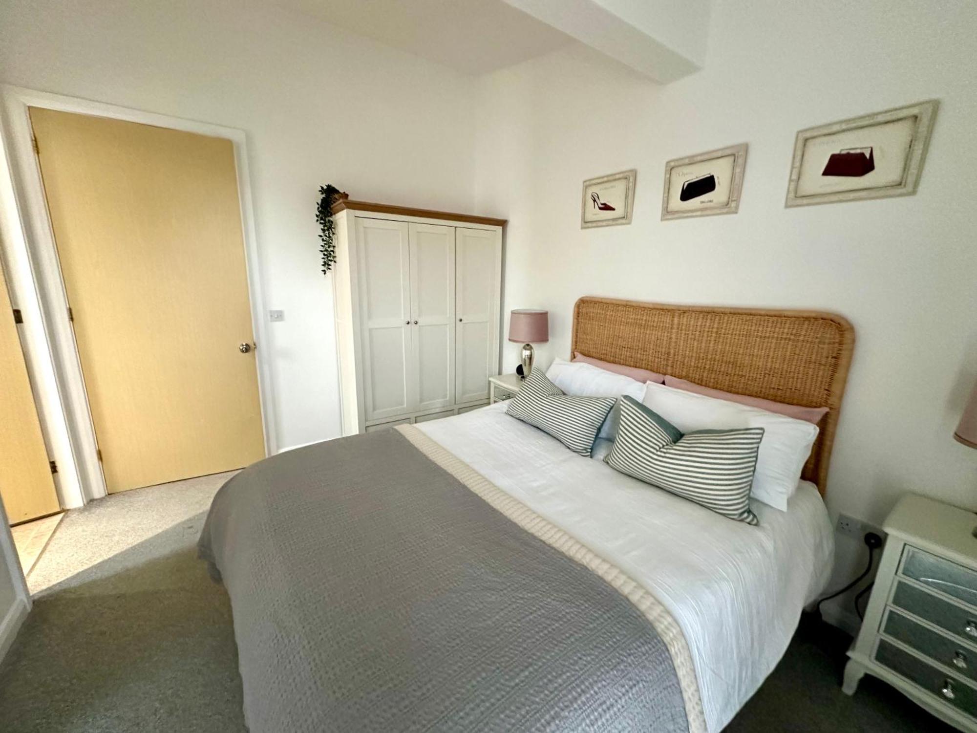 Ao & Etihad Stadium 6 Guest Stay- 3 Bedroom Central House With Parking & Wi Fi แมนเชสเตอร์ ภายนอก รูปภาพ